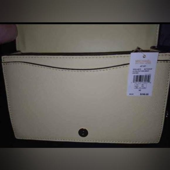 Michael kors purse - Picture 4 of 4